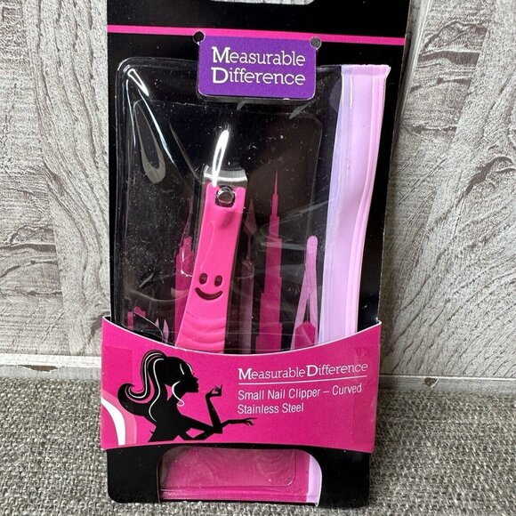 Measurable Difference Cuticle Scissors and Curved Nail Clippers Stainless Steel - Picture 3 of 6